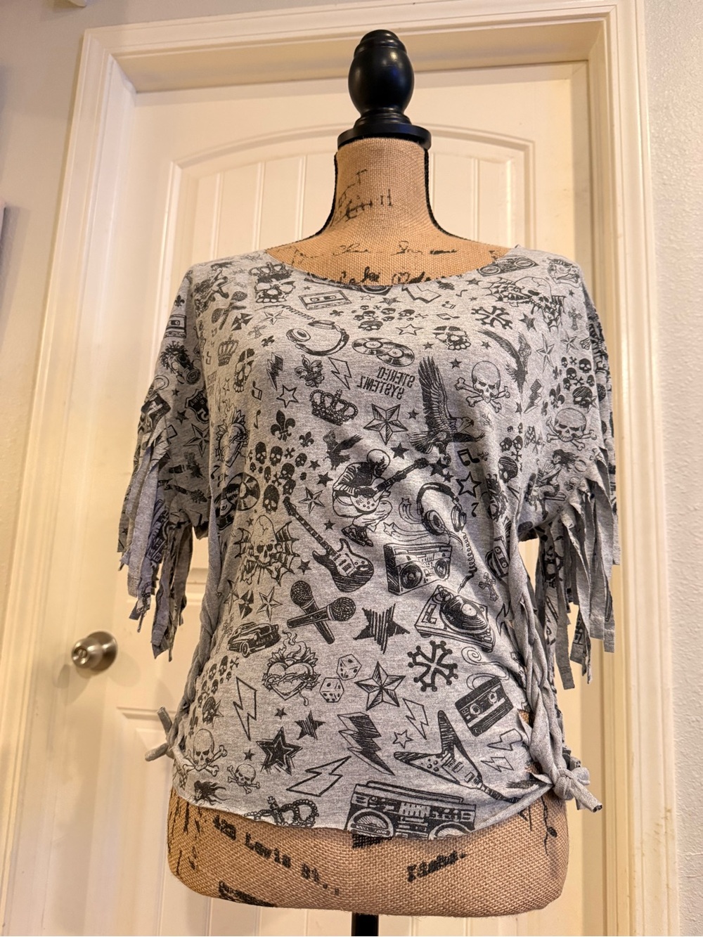 Reworked Rock ’n’ Roll Fringe Tee – Size Small